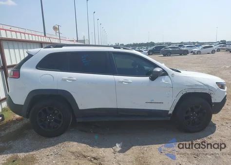 2019 Jeep Cherokee Trailhawk 4X4 from USA, damaged, VIN 1C4PJMBX1KD289608